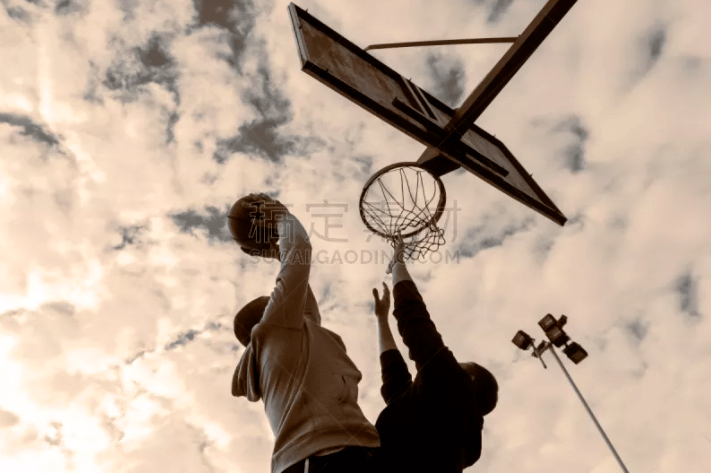 频繁使用挥舞魔杖的庆祝动作，土耳其前锋被华纳兄弟起诉